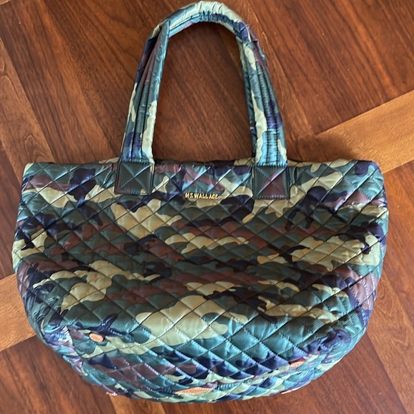 EUC MZ WALLACE MEDIUM CAMO METRO QUILTED TOTE - Picture 2 of 13